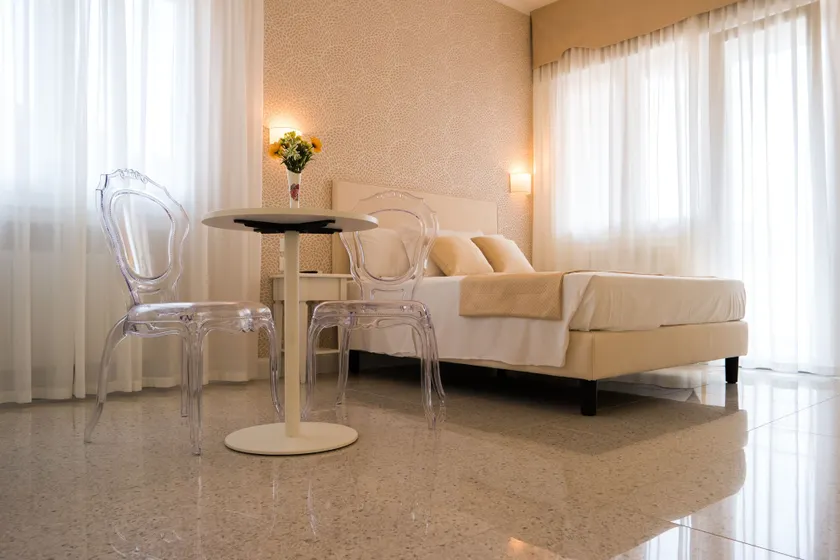 Guest House Train Station Venice - Atika & Atif - Image 1