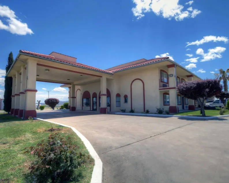 Econo Lodge Van Horn - Image 1