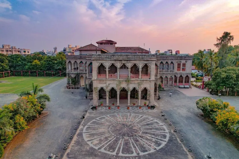 Nilambag Palace Hotel - Image 1