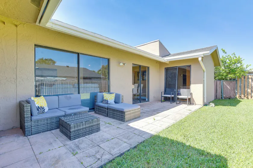 Near Beaches: Pet-friendly Sunrise Escape w/ Patio - Image 1