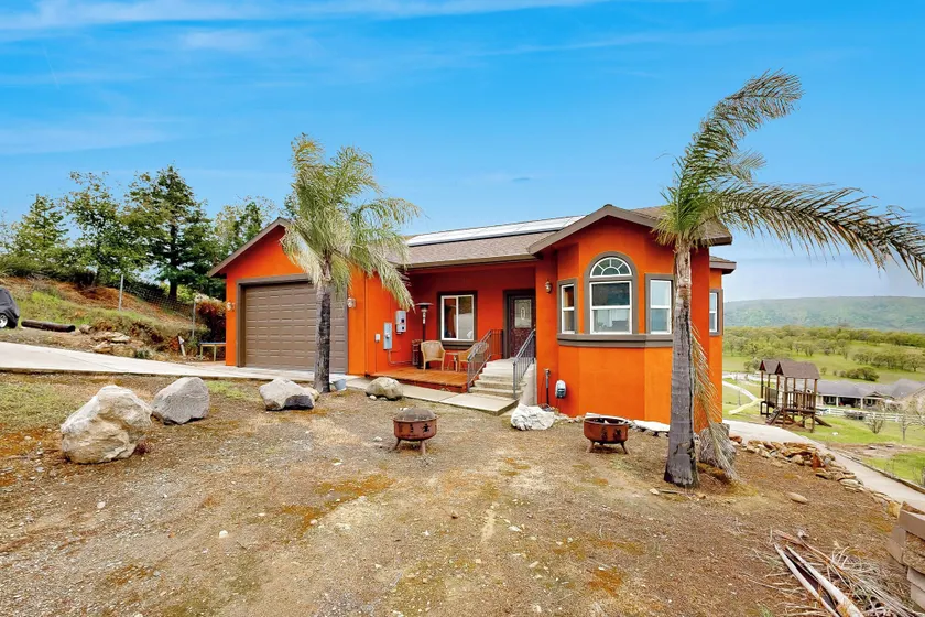 3BR Updated Mtn-view Home w/ Hot Tub & Fireplace - Image 1
