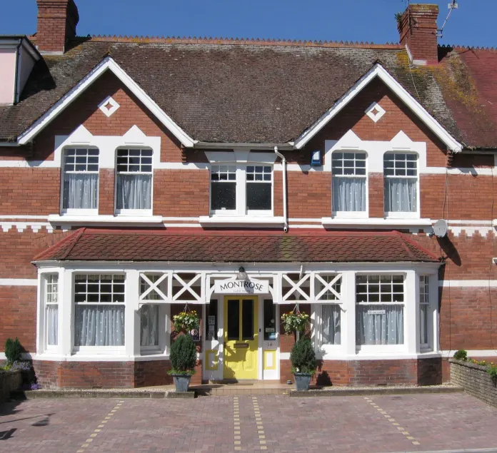 Montrose Guest House - Image 1