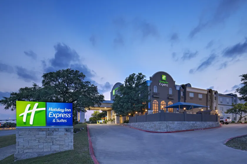Holiday Inn Express & Suites Cedar Park (Nw Austin) by IHG - Image 1