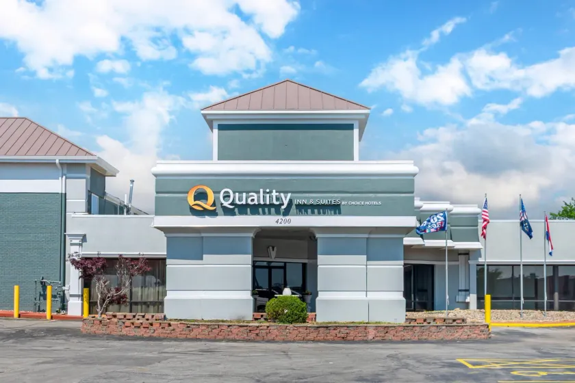 Quality Inn & Suites Kansas City - Independence I-70 East - Image 1