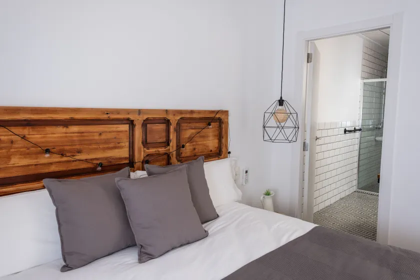 GOMEZ ROOMS - Image 1