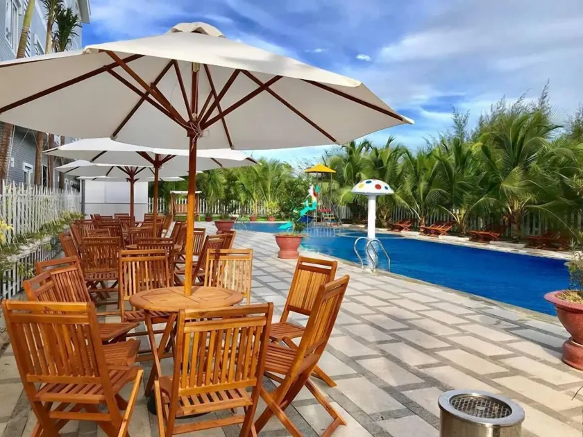Oceanward Hotels & Resorts - Image 1