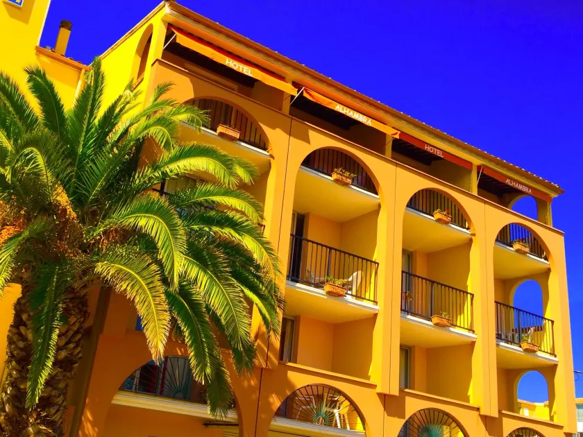 Hotel Alhambra - Image 1