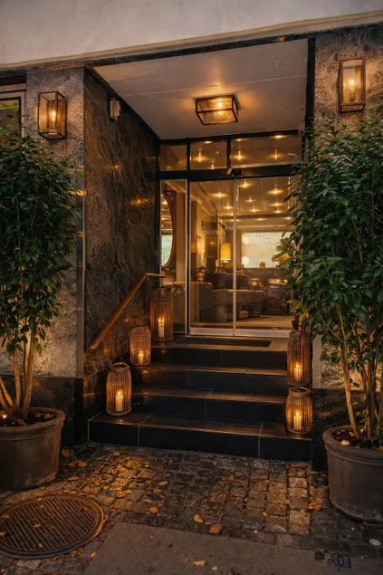 Hotel Maritime - Image 1