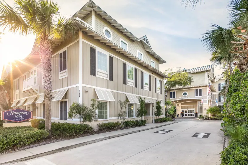 Hampton Inn New Smyrna Beach - Image 1