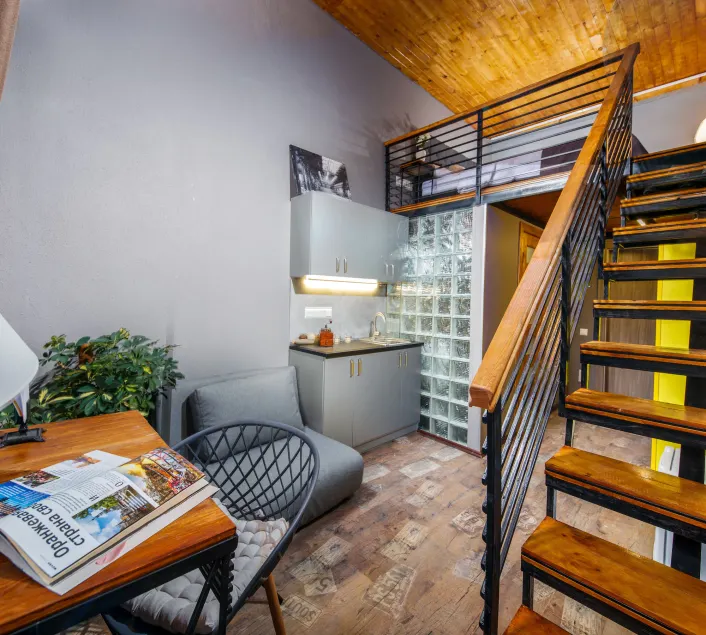 Mezzanine Hotel - Image 1