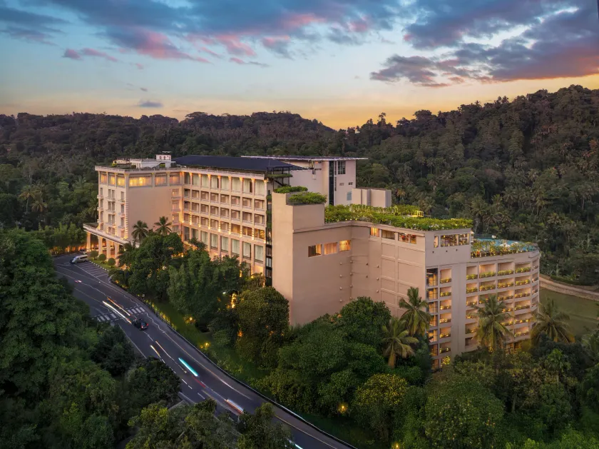 The Golden Crown Hotel - Image 1