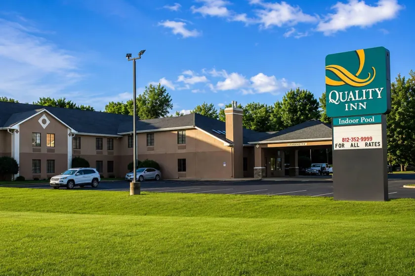 Quality Inn North Vernon - Image 1