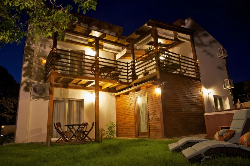 Sunset Apartments - Image 1