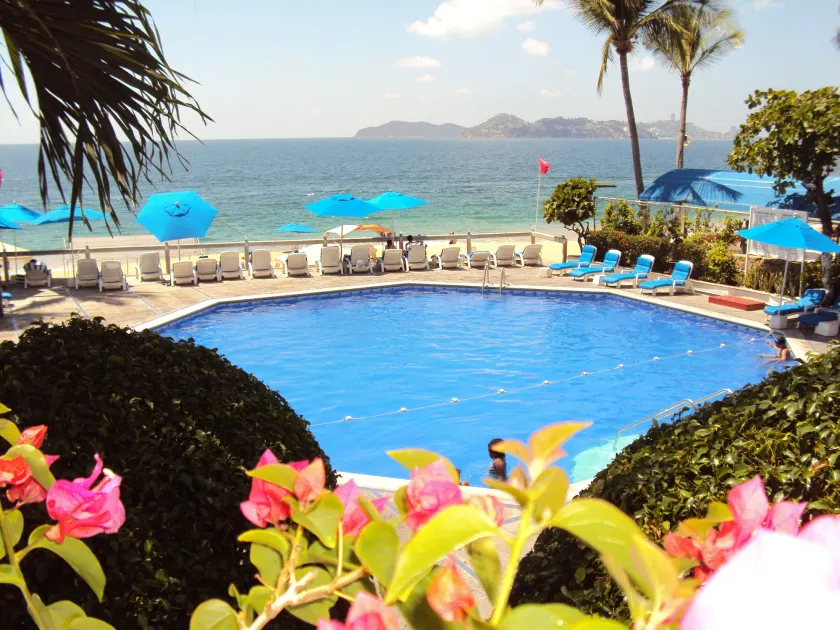 Hotel Acapulco Malibu - Image 1