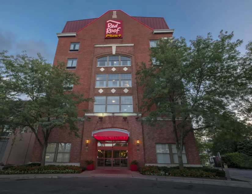 Red Roof Inn PLUS+ Columbus Downtown - Convention Center - Image 1