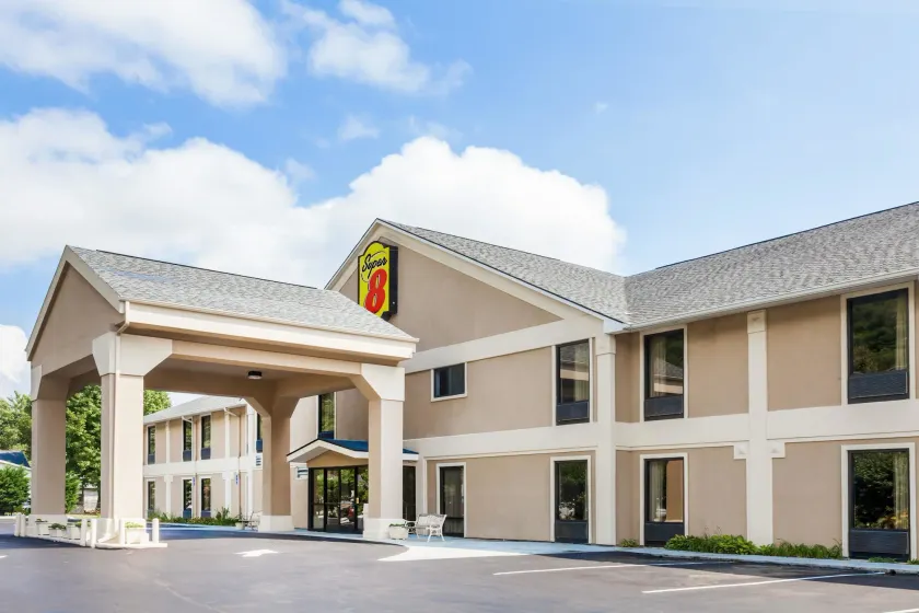Super 8 by Wyndham Erwin, I-26 Exit 37 - Image 1