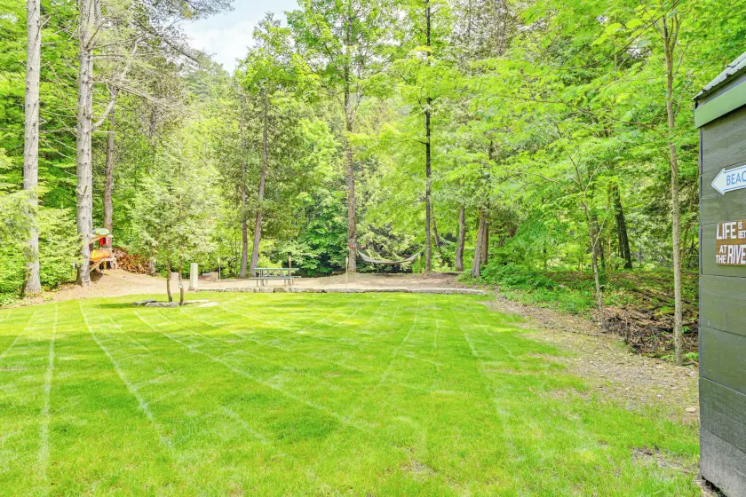Riverfront Cabin w/ Hot Tub in Schroon Lake! - Innenbereich