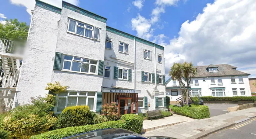 Central Hotel Golders Green - Image 1