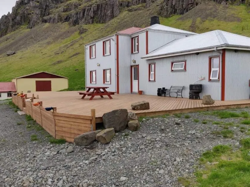 Guesthouse Stekkatún - Image 1