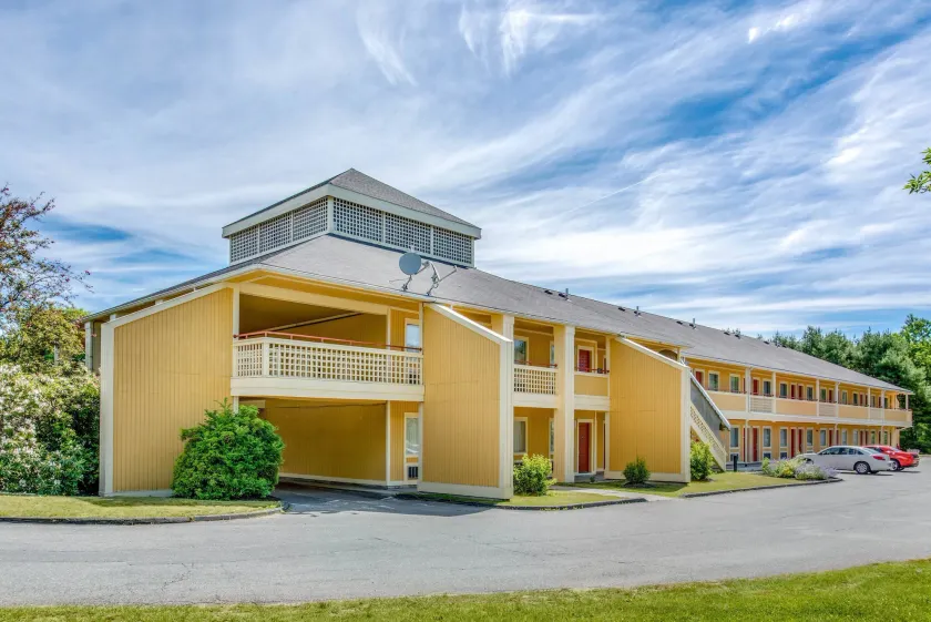 Econo Lodge Freeport - Brunswick Area - Image 1