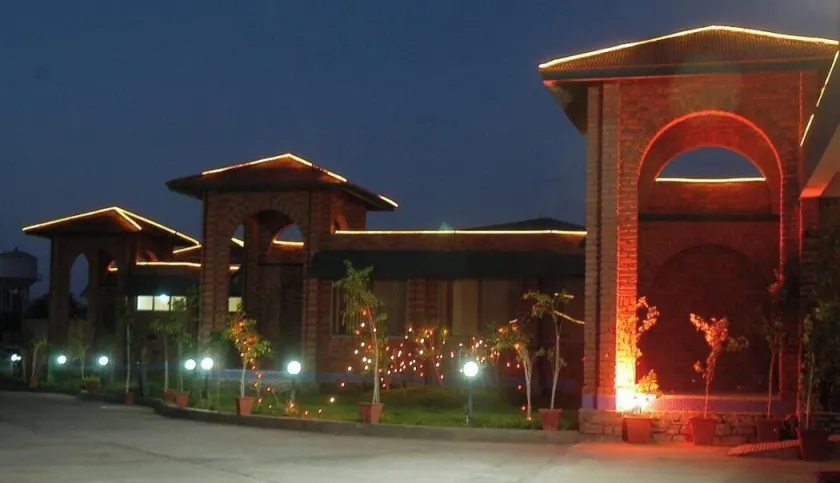 Swapanlok Farms And Resorts - Image 1