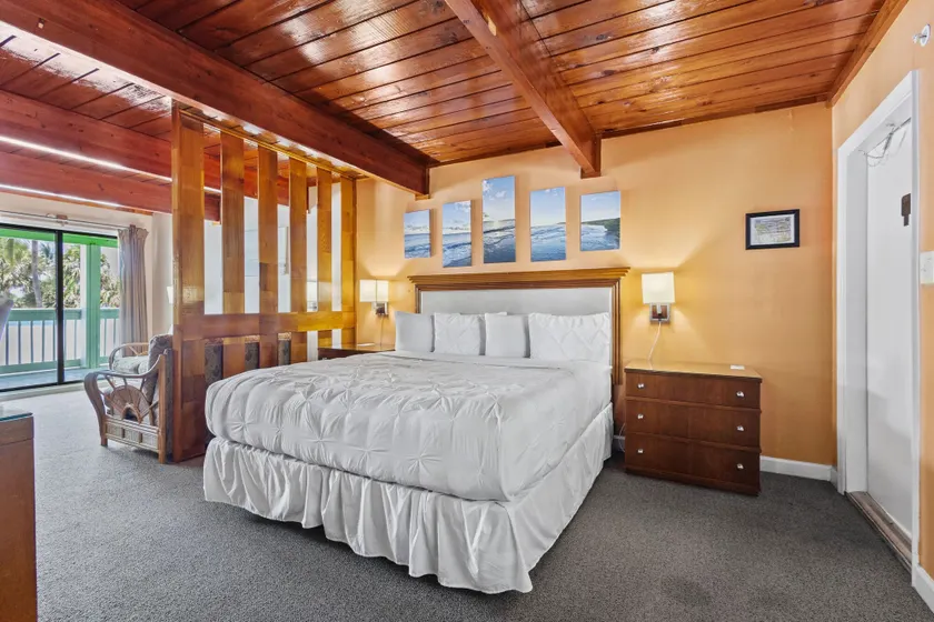 Oceanfront Inn Room #11- Standard Room - King Bed - Room