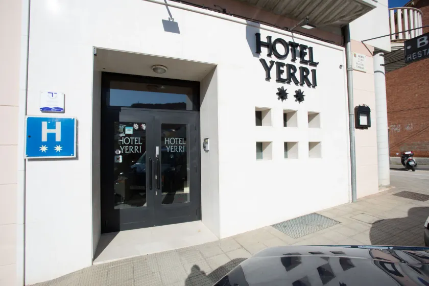 Hotel Yerri - Image 1