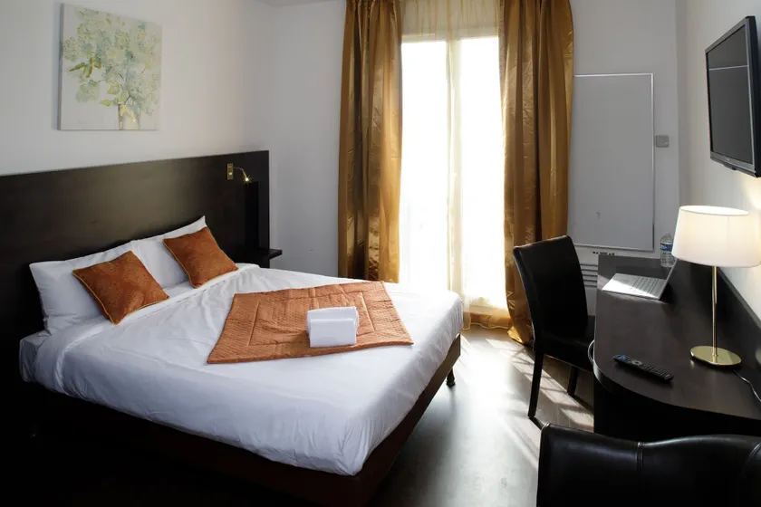 Hôtel Brit Epi Epernon - Image 1