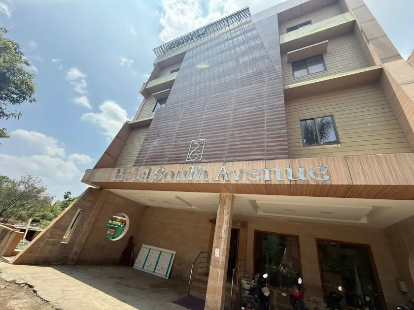 Hotel South Avenue - Image 1