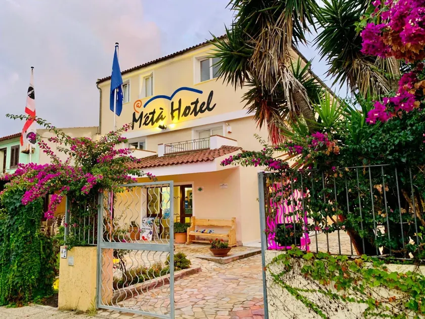 Métà hotel - Image 1