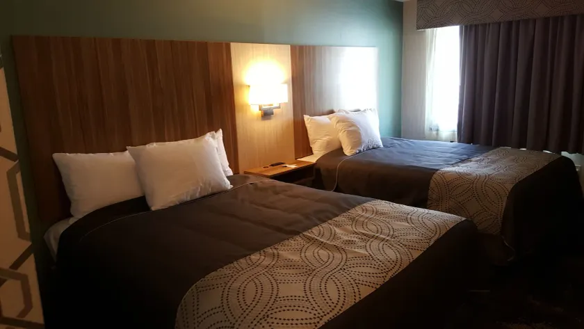 AArtpark Hotel Inn at Lewsiton - Image 1