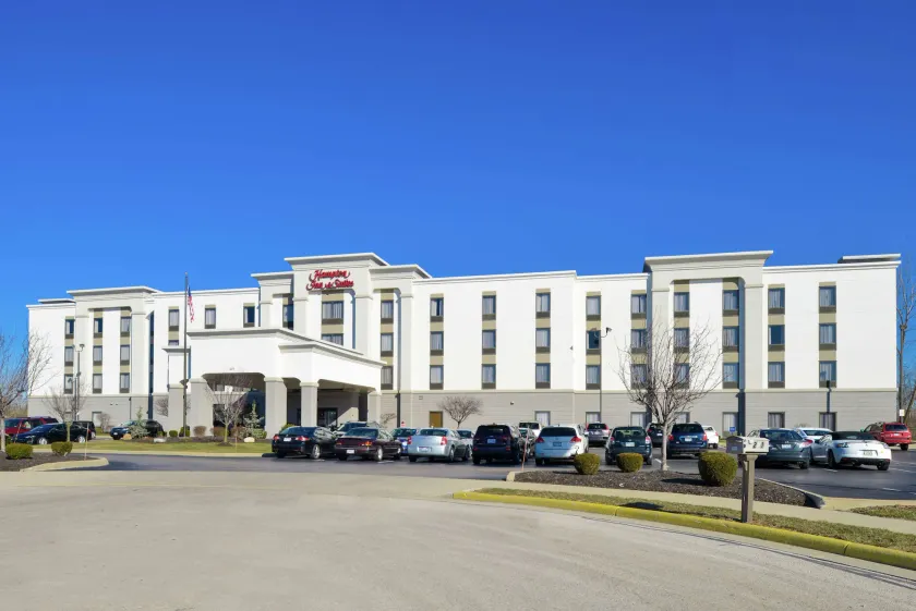 Hampton Inn & Suites Wilmington - Image 1