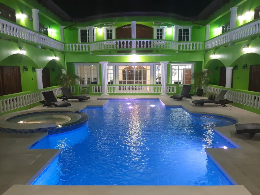 PESHERES INN & SPA - Image 1