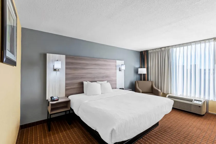 Quality Inn Fort Dodge - Image 1