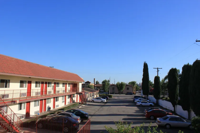 Valley Hotel - Image 1
