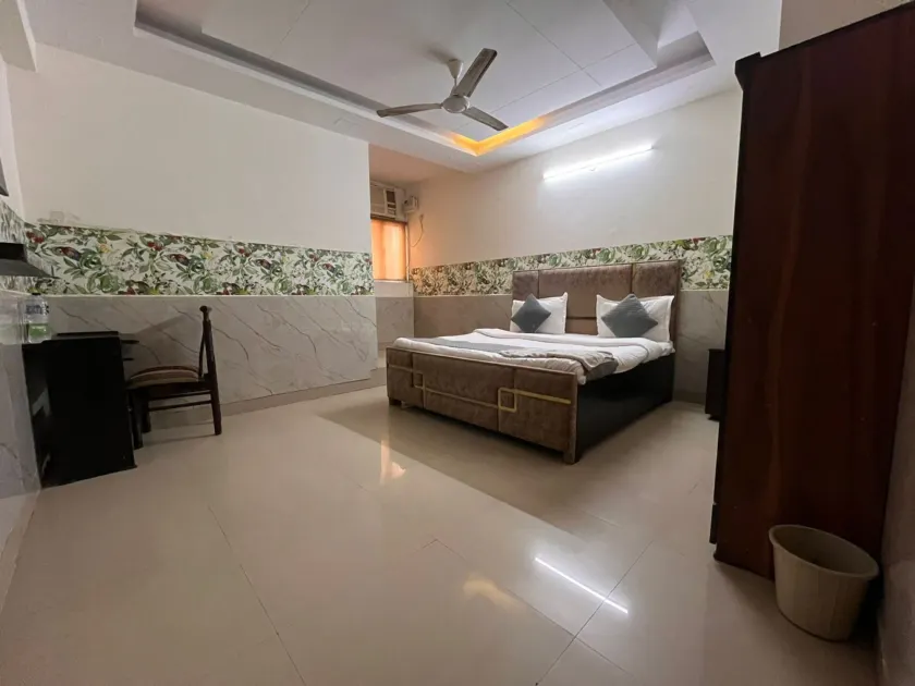 Hotel Smart Avenue - Malviya Nagar - Image 1