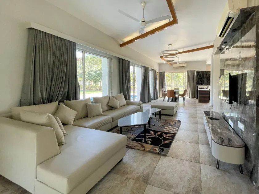 Kings Villa - Hall