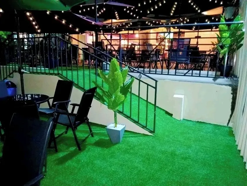 derby place lounge - Image 1