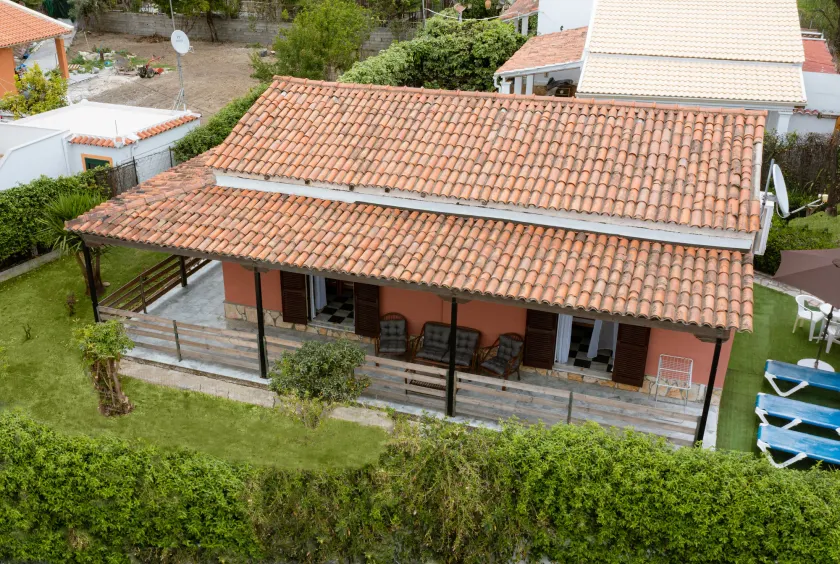Villa Popi on the beach of Agios Gordios - Image 1