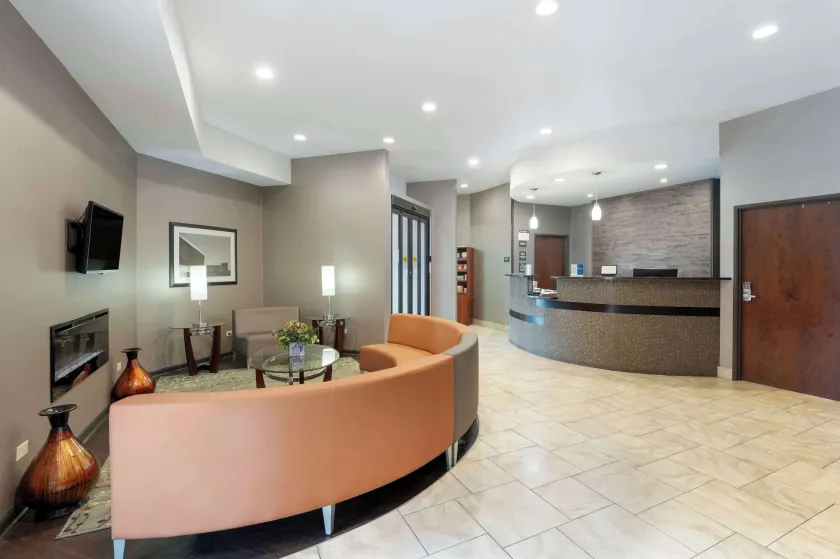 Best Western University Inn At Valparaiso - Image 1
