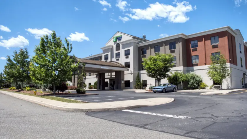 Holiday Inn Express Hotel & Suites Newton Sparta by IHG - Image 1