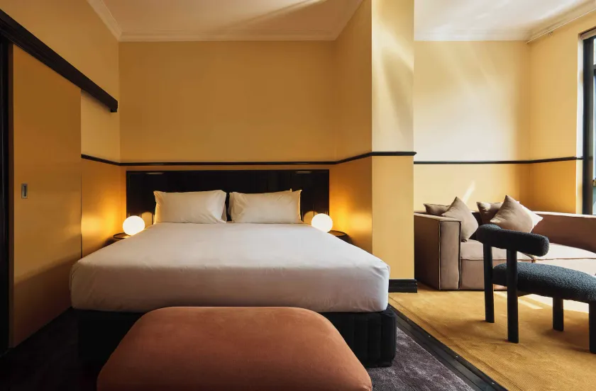 Hotel Diplomat Sydney - Image 1