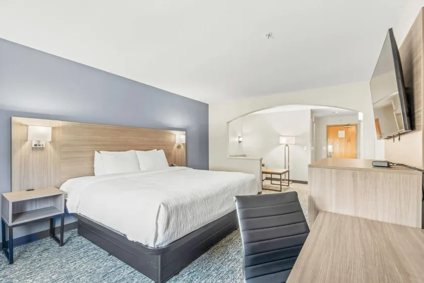 Quality Inn & Suites On The River - Image 1