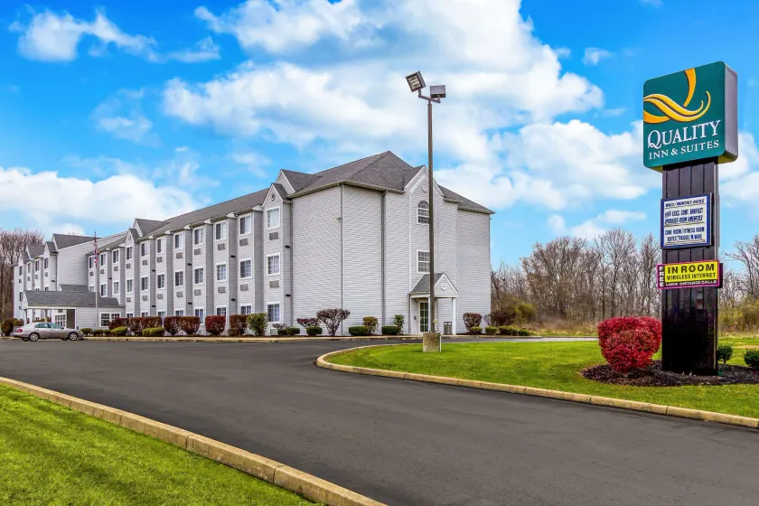 Quality Inn & Suites North Lima - Boardman - Image 1