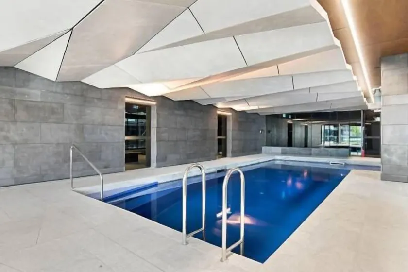 Southern Cross CBD Apartment - Image 1