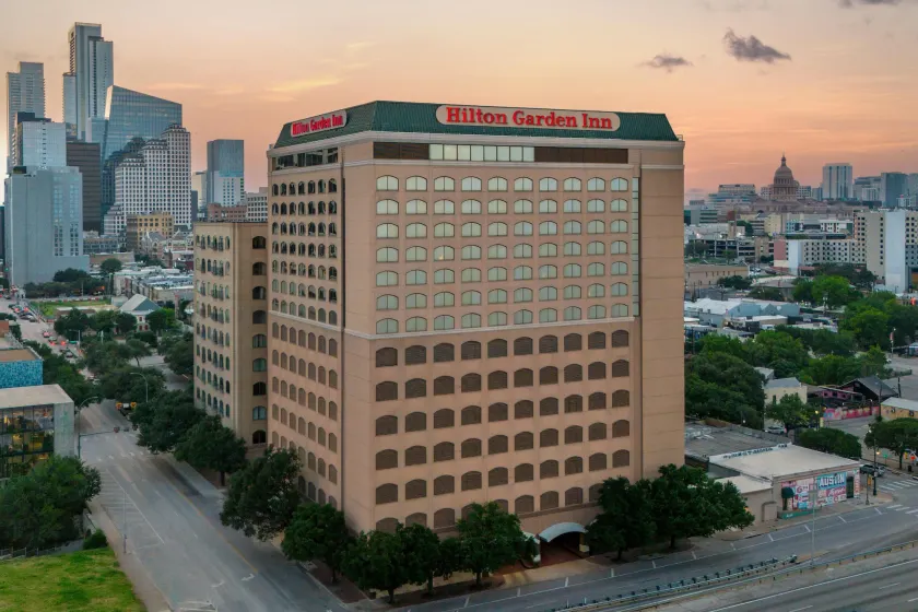 Hilton Garden Inn Austin Downtown - Image 1