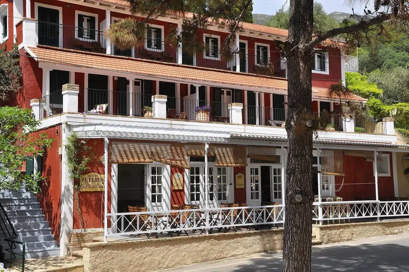 Zefiros Traditional Hotel - Image 1