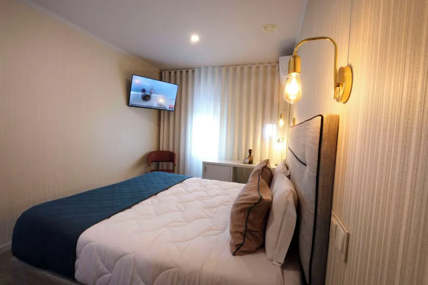 Hotel America - Image 1