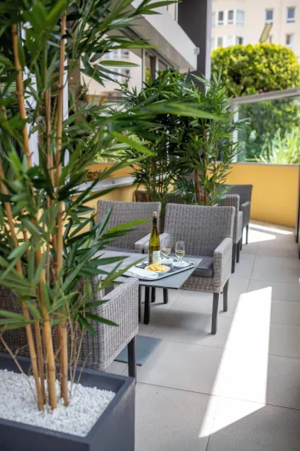 Hôtel du Paradis - Image 1