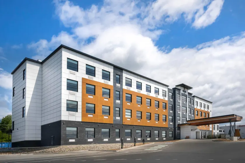Quality Hotel & Conference Centre - Image 1